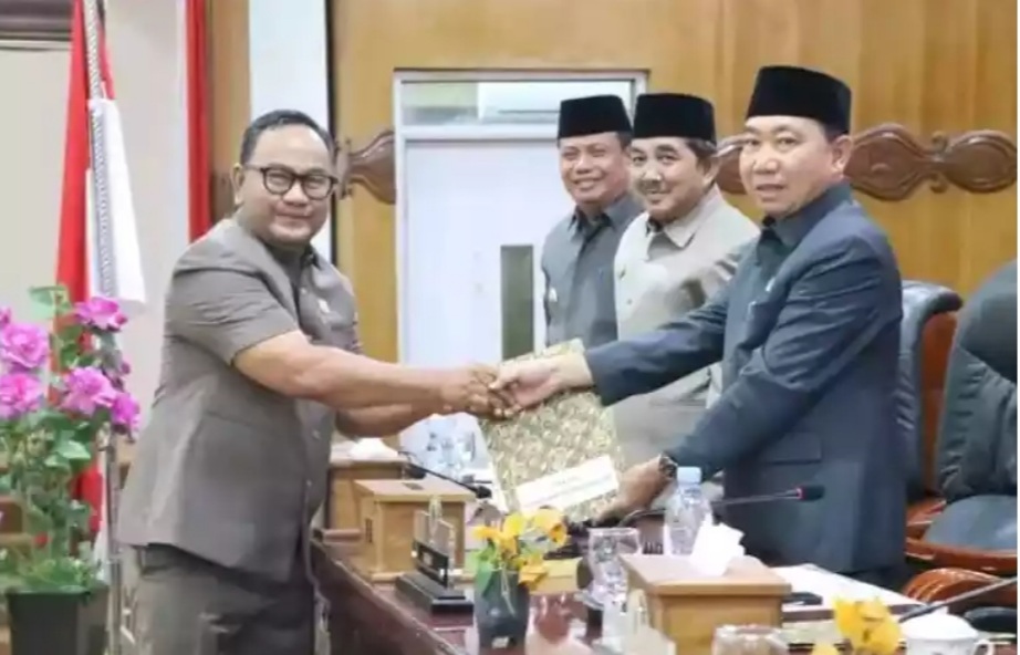 Perubahan APBD 2025 Tanjab Barat Disahkan