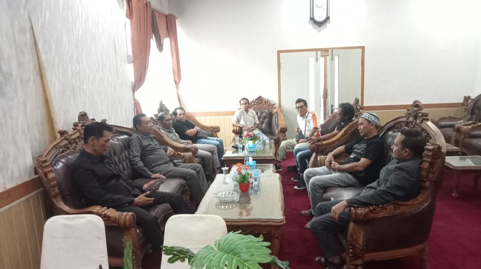DPRD Tanjab Barat dan Media Duduk Bersama Bahas Polemik Tagihan, Janjikan Evaluasi Kerja Sama