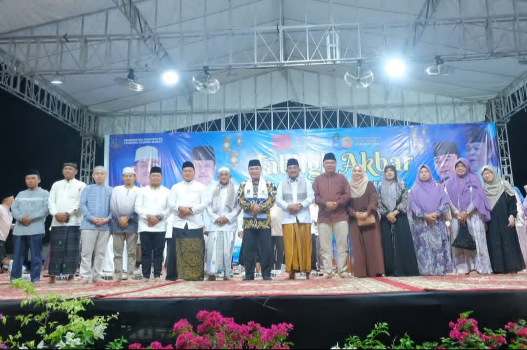 Tabligh Akbar Meriahkan HUT RI dan Hari Jadi ke-60 Tanjab Barat, Hadirkan Ustaz Nasional Fikri Zainuddin