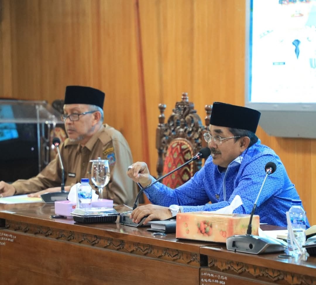 Bupati Anwar Sadat Pimpin Rapat Evaluasi LPPK Triwulan III Tanjab Barat Tahun 2025