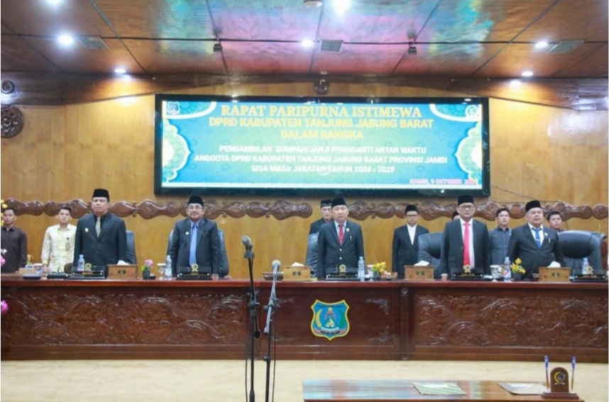 Pelantikan Anggota DPRD PAW, Bupati Anwar Sadat Harap Lahirkan Energi Baru bagi Tanjab Barat