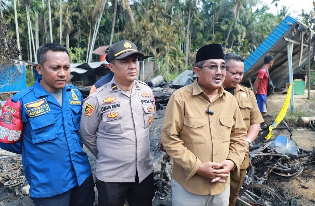 Bupati Anwar Sadat Tinjau Langsung Lokasi Kebakaran di Teluk Kulbi