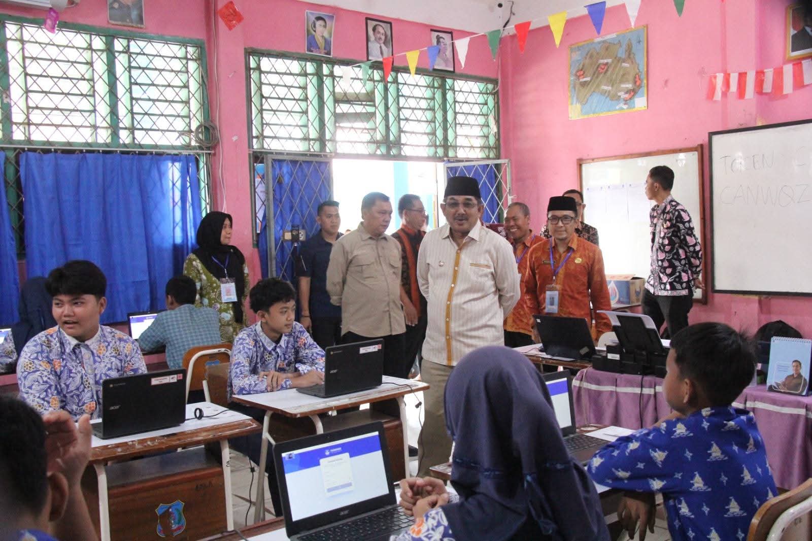 Pantau Langsung TKA 2026, Bupati Dorong Peningkatan Kualitas Pendidikan