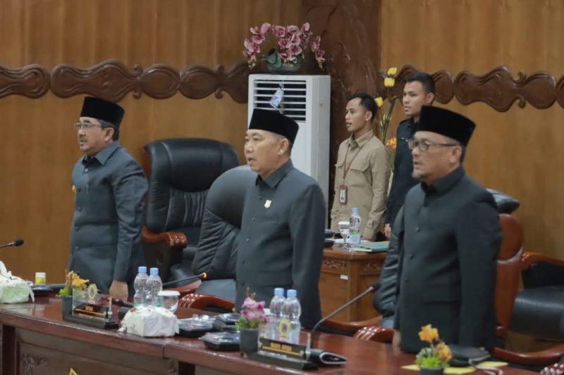 Ketua DPRD Tanjab Barat, Pimpin Langsung Rapat Paripurna Ke-III Bahas Tiga Agenda Penting